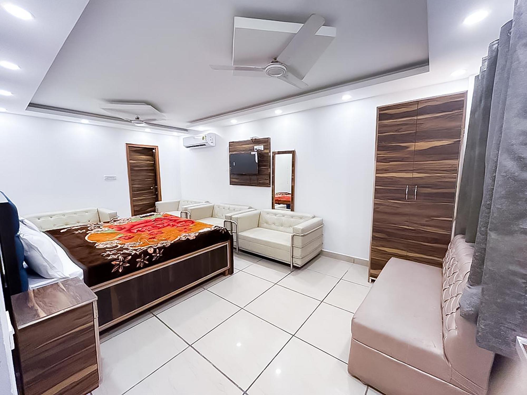Hotel Js Garden - Near Jaypee Hospital Noida Buitenkant foto