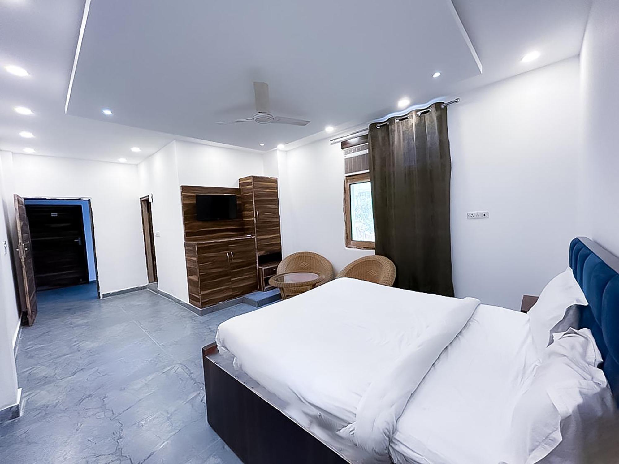 Hotel Js Garden - Near Jaypee Hospital Noida Buitenkant foto