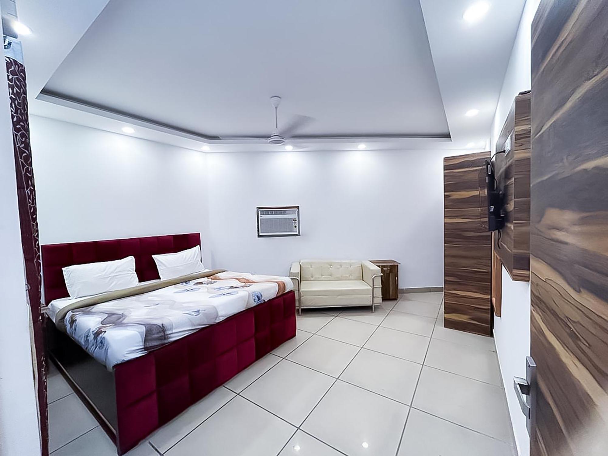 Hotel Js Garden - Near Jaypee Hospital Noida Buitenkant foto