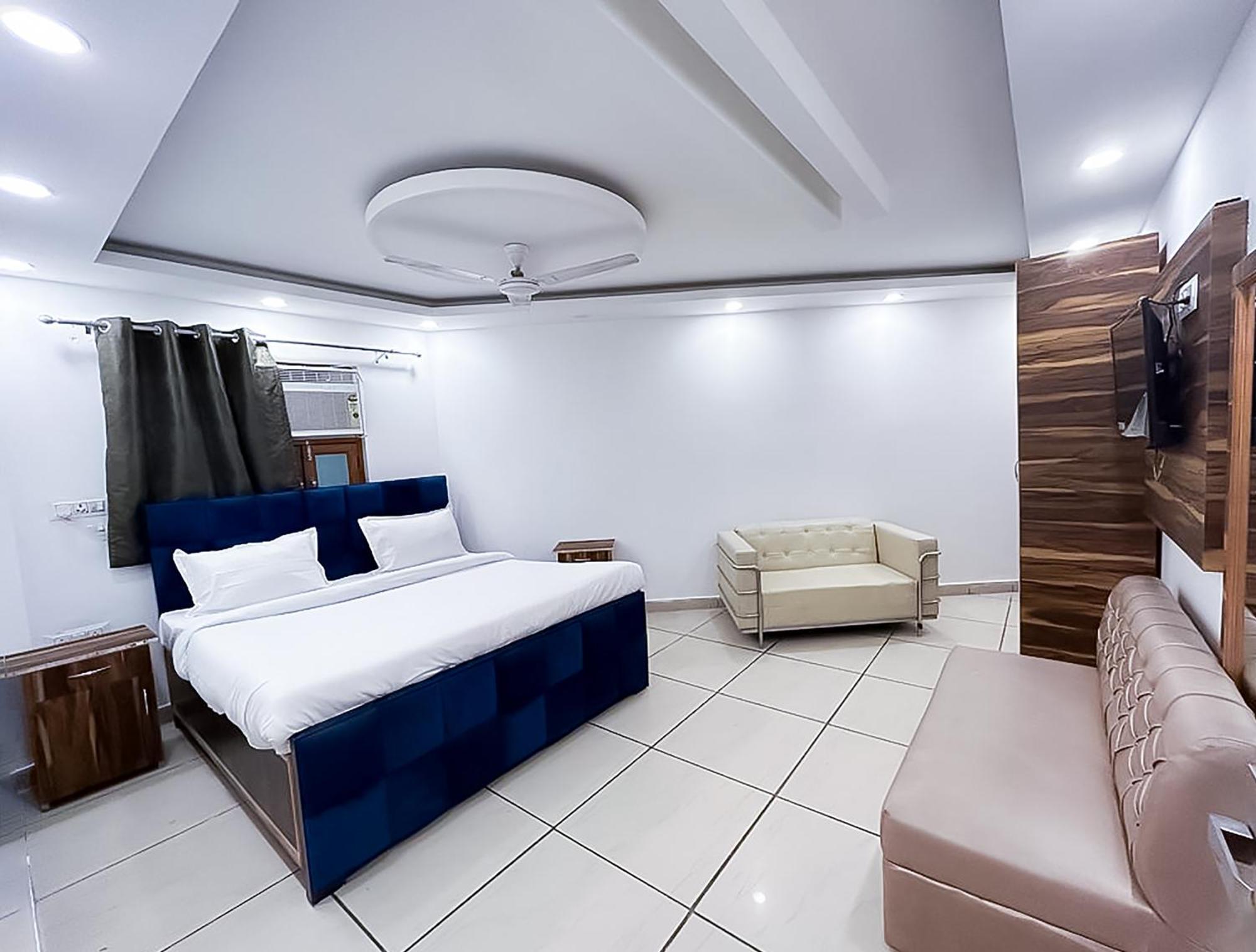 Hotel Js Garden - Near Jaypee Hospital Noida Buitenkant foto